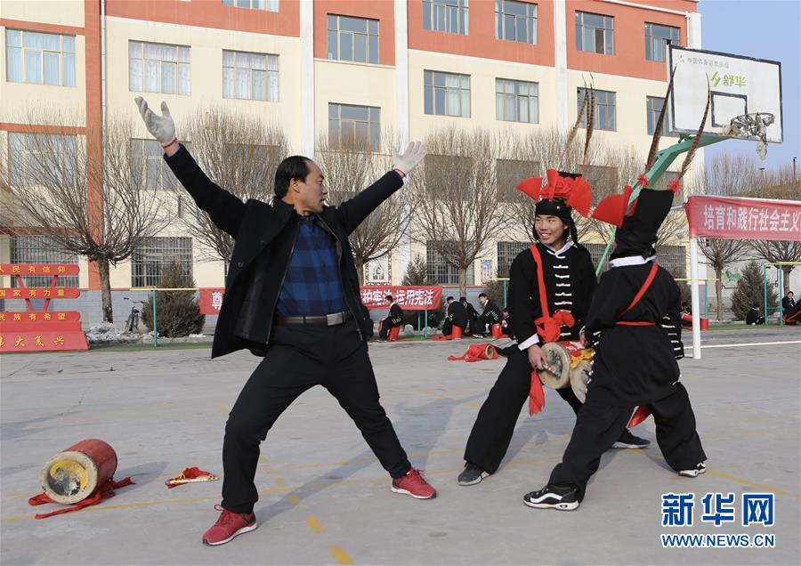 (社會)(1)甘肅武威:非遺“攻鼓子”進(jìn)校園