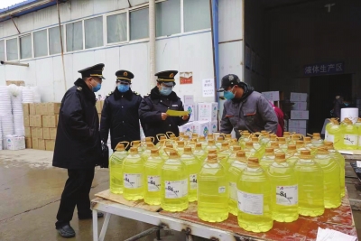 甘肅省衛(wèi)生健康委綜合監(jiān)督局對(duì)11家消毒產(chǎn)品生產(chǎn)企業(yè)和蘭州市部分消毒產(chǎn)品經(jīng)營單位進(jìn)行督導(dǎo)檢查