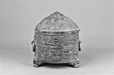 平?jīng)霾┥缴w神獸紋銅樽，東漢人向往過上神仙生活的印跡