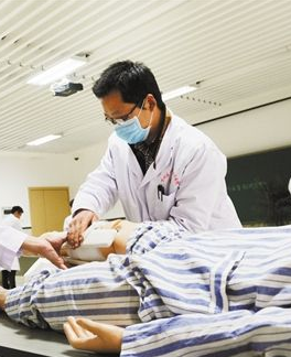 甘肅省轉(zhuǎn)發(fā)加強(qiáng)農(nóng)村訂單定向醫(yī)學(xué)生免費(fèi)培養(yǎng)就業(yè)安置和履約管理工作的實施意見 長期扎根基層的全科醫(yī)生可破格晉升職稱