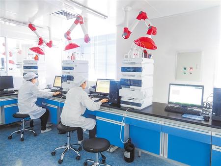 【抓“六穩(wěn)” 促“六?！薄繙p輕企業(yè)負(fù)擔(dān) 幫助渡過難關(guān)