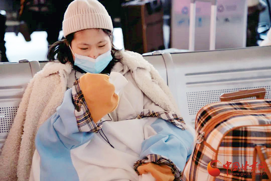 春運(yùn)故事：歸途的車站，有溫情、愛情，還有堅(jiān)守