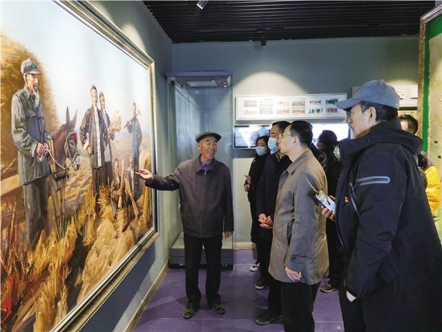 話(huà)劇《八步沙》創(chuàng)演團(tuán)隊(duì)赴古浪采風(fēng)