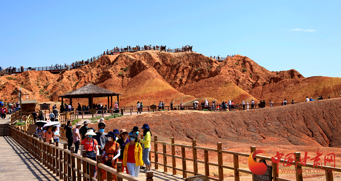 端午假期張掖共接待游客87.05萬(wàn)人次，實(shí)現(xiàn)旅游收入4.64億元