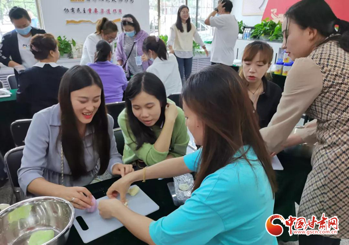 解鎖新技能！蘭州七里河區(qū)秋天的第一份手工月餅來了