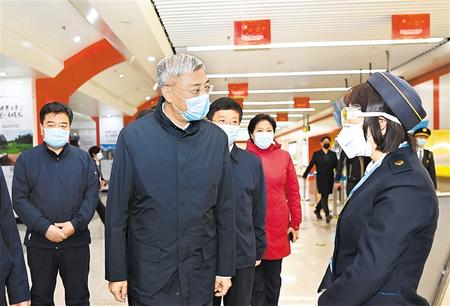 尹弘在蘭州調(diào)研指導(dǎo)疫情防控工作時強調(diào) 精準(zhǔn)有效從嚴(yán)從細(xì)落實防控措施 堅決守護(hù)人民群眾生命安全身體健康