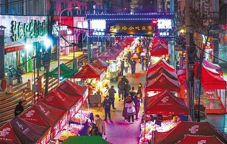 蘭州市城關(guān)區(qū)正寧路小吃夜市、南關(guān)民族風(fēng)味一條街恢復(fù)營業(yè)