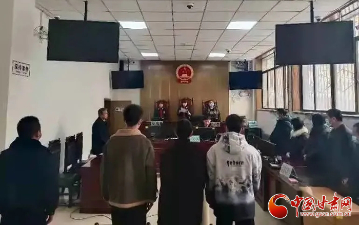 依法帶娃！甘肅省平?jīng)鍪邪l(fā)出首份《家庭教育令》