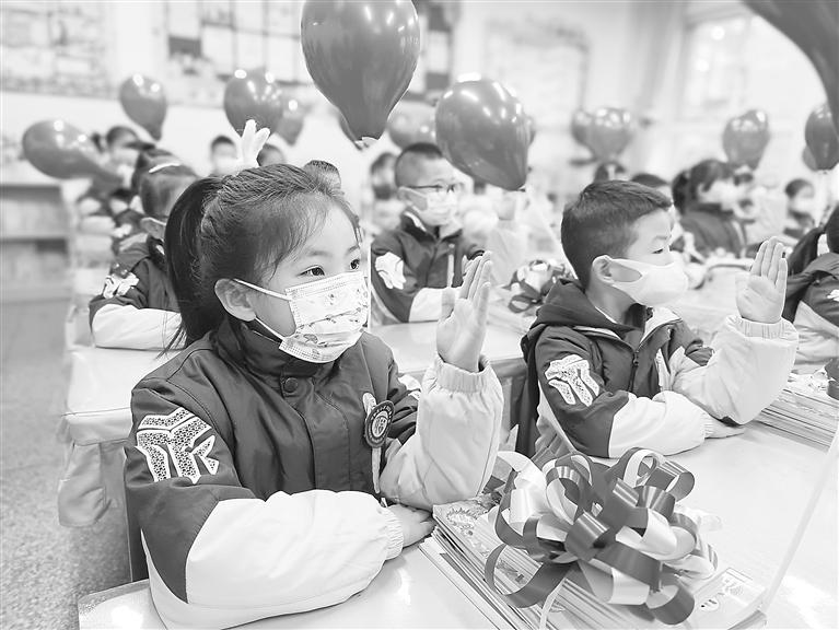 蘭州寧臥莊小學(xué)：滿(mǎn)滿(mǎn)儀式感 迎來(lái)新學(xué)期