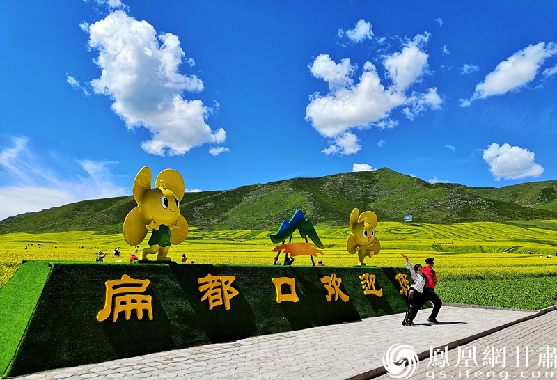 河西走廊張掖扁都口，古絲綢之路要道。王振武 攝