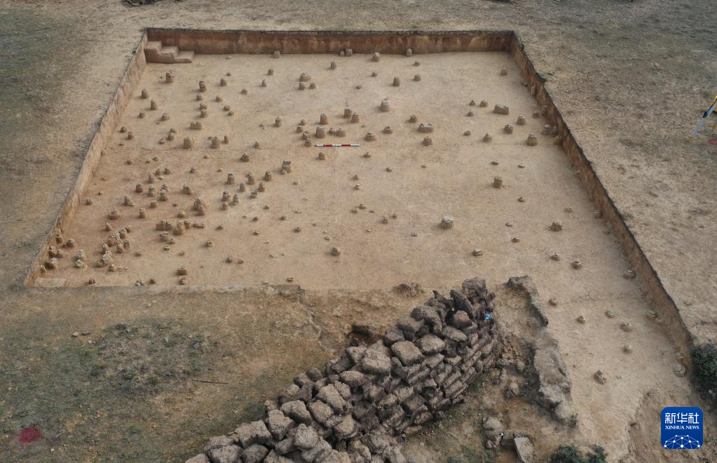 四川稻城縣皮洛舊石器時(shí)代遺址探方發(fā)掘情況（資料圖）。